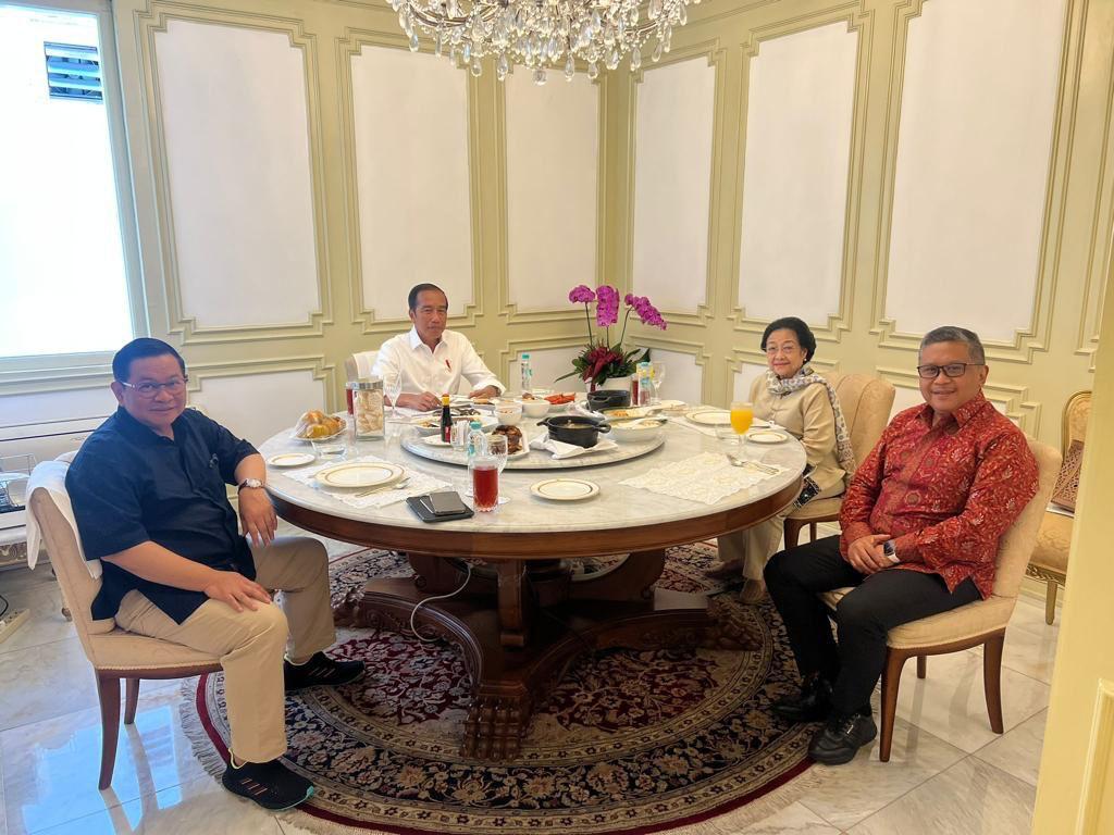 Mega-Jokowi Ngobrol 3 Jam Di Istana, Pemilu 2024 Masuk Topik foto : Setpres