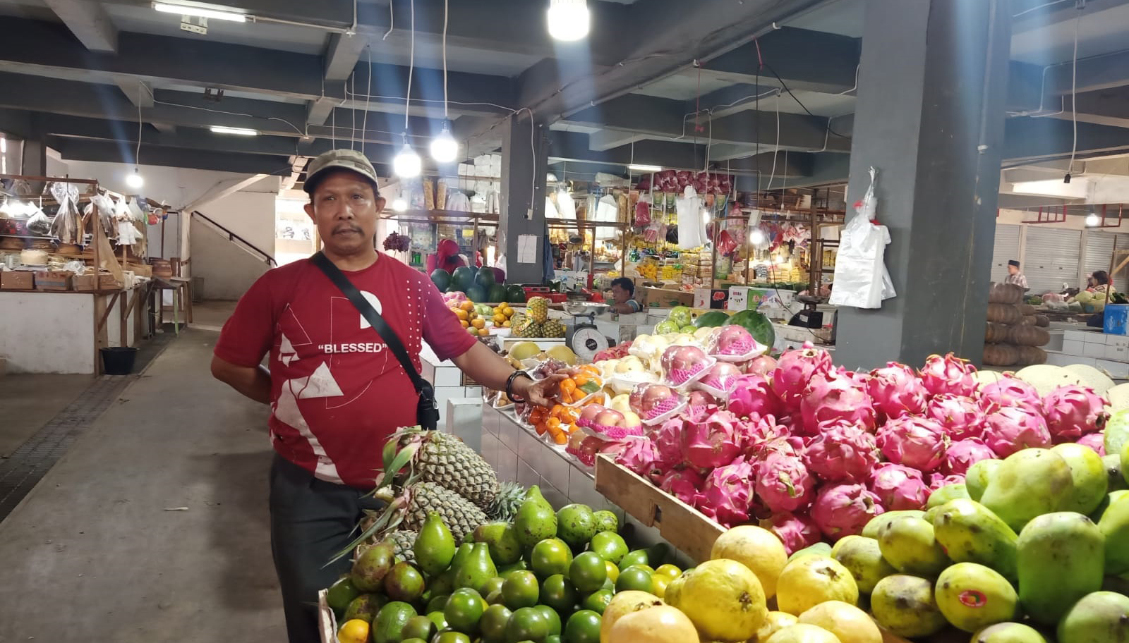 Pasca dilakukan penataan PKL beberapa waktu lalu dan kebijakan jam dagang, kini kios pasar semakin ramai. Namun demikian butuh proses agar pelanggan kembali datang.