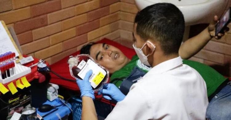 Peduli Kemanusiaan, Ratusan Driver Ojol Pendukung Ganjar Donor Darah Di Jakarta foto : Ist
