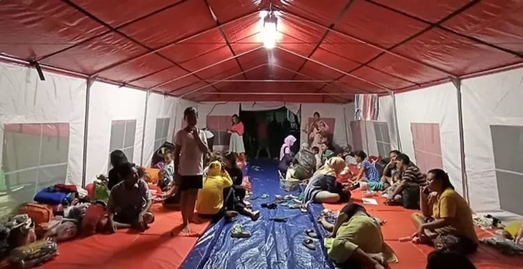 Salah satu tenda pengungsian korban Plumpang. (Ist)