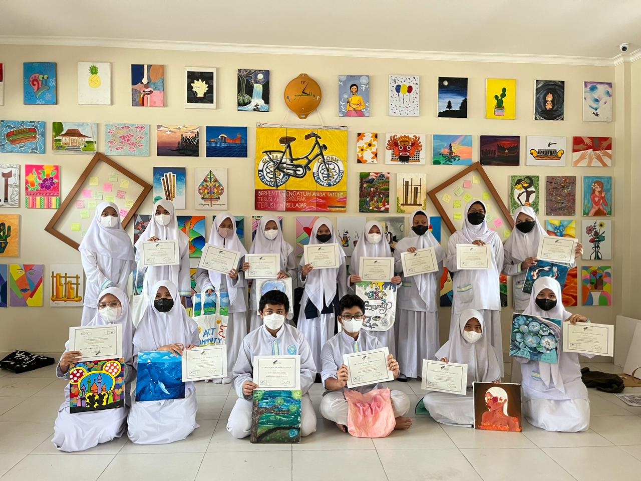 Tangsel Creative Foundation Ajari Siswa Berkreasi Tangsel Creative Foundation (TCF) yang di gelar di SMP Global Islamic School 2 Serpong.
