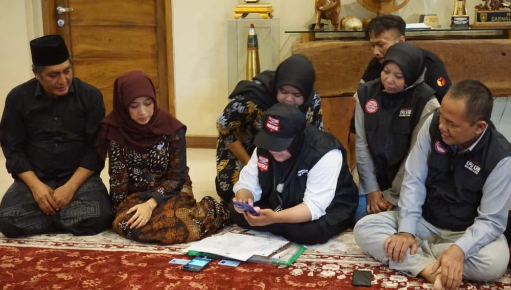 Total Yang Bakalan Nyoblos 28 Juta Orang Ilustrasi petugas pemutahiran data pemilih. (Ist)