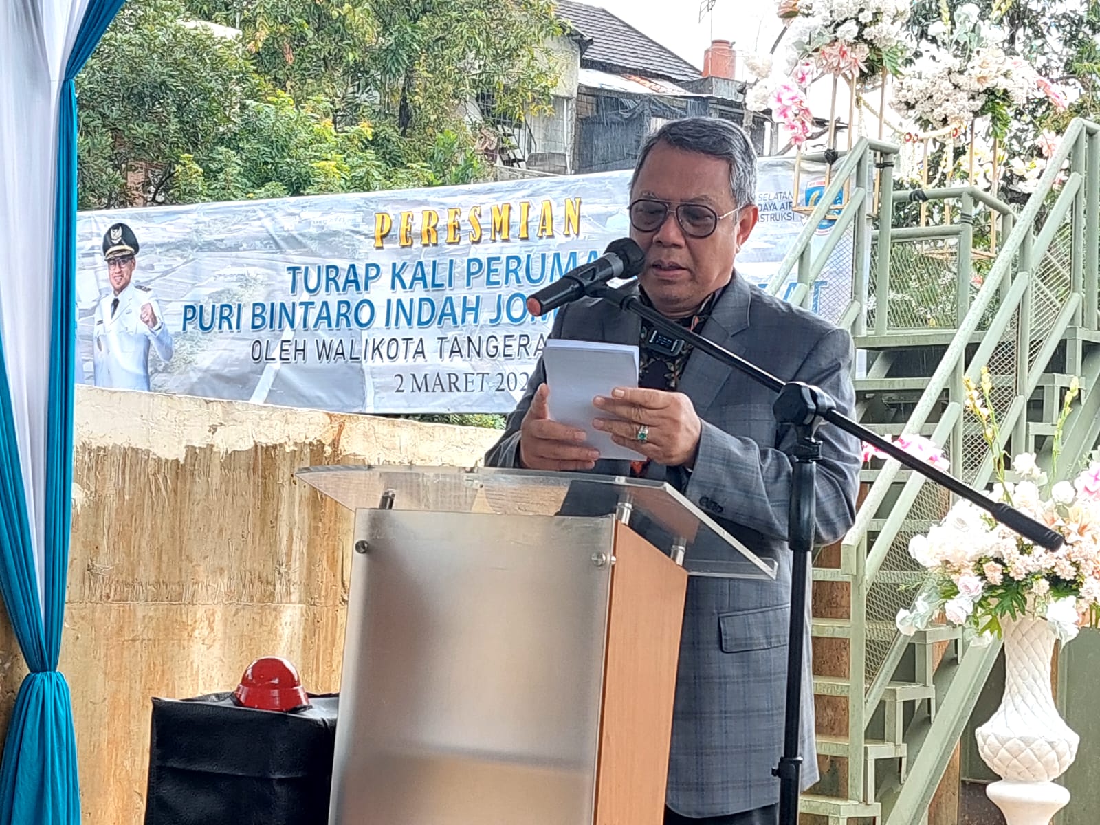 Turap Rampung Dibangun, Teror Banjir di Perumahan Puri Bintaro Diharapkan Usai Menghantui Wali Kota Tangsel, Benyamin Davnie resmikan pembangunan turap di Perumahan Puri Bintaro Indah, Ciputat, Tangsel