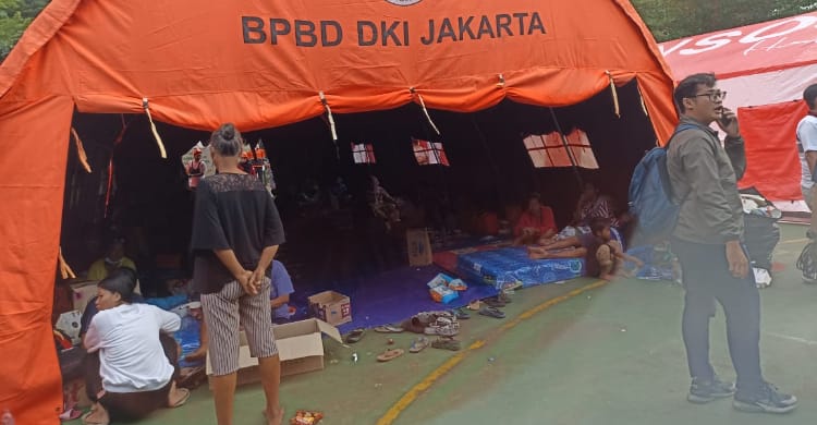 Tenda pengungsi kebakaran Plumpang.