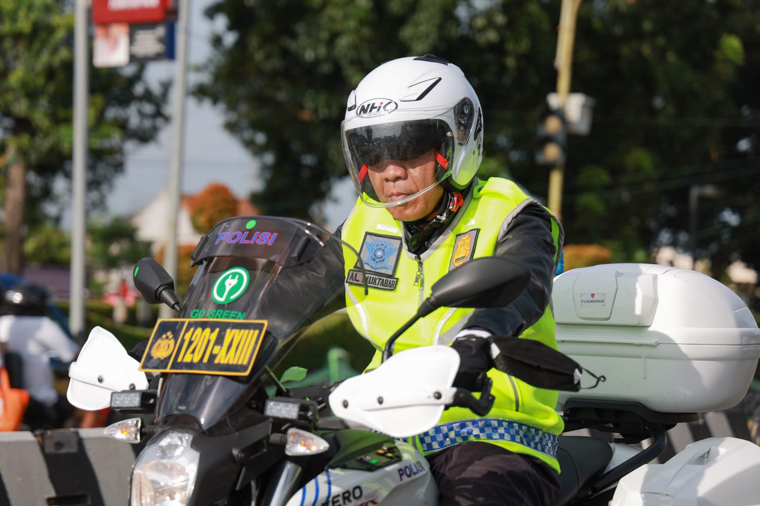 Al Muktabar Bersama Forkopimda Lakukan Patroli Jalur Mudik Menggunakan Sepeda Motor (Foto : Humas Pemprov)