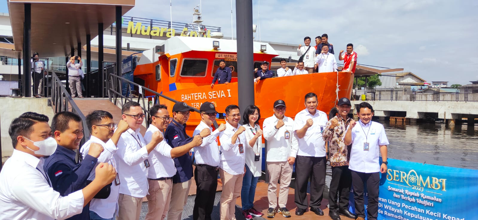 Jajaran direksi regional BRI jakarta 3 saat memberangkatkan pengiriman uang ke pulau seribu. (Ist)