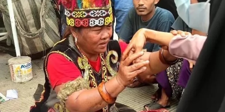 Hotman Paris Bantah Janjikan Ida Dayak Miliaran Rupiah Demi Sang Istri Foto : Ist