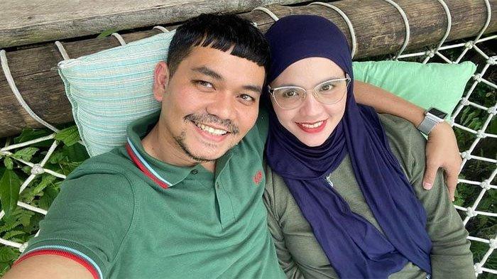 Pasangan Selebritis Indra Bekti dan Adila Jelita.  Foto : Ist