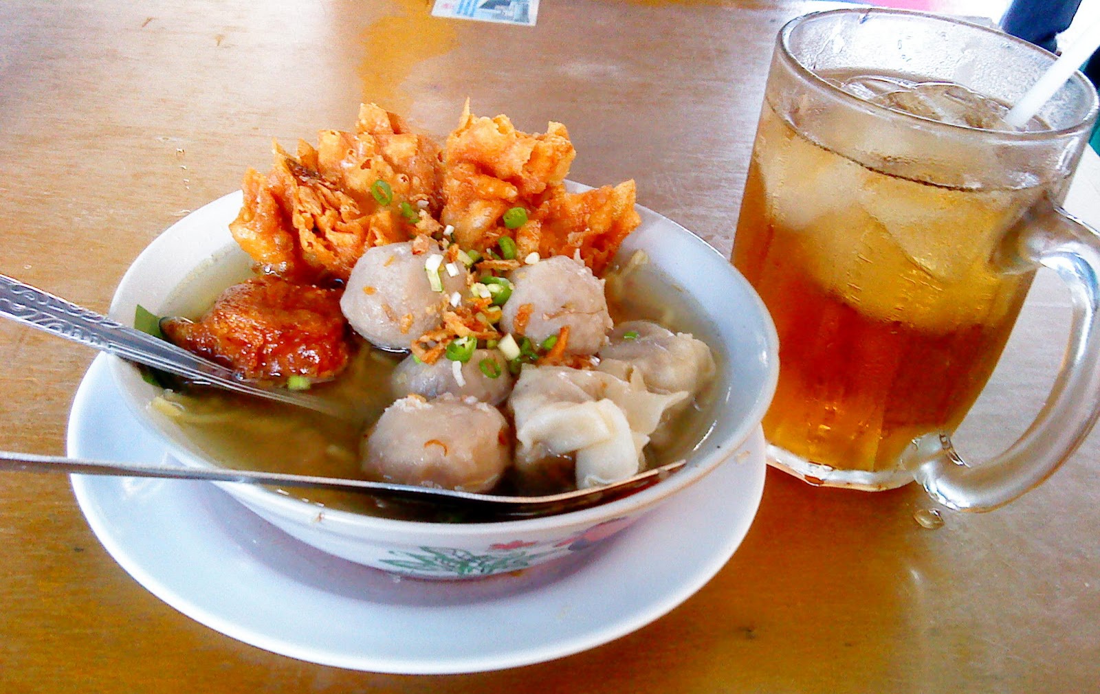 Makan Bakso Plus Es Teh, Enak Tapi Berbahaya Foto : Ist