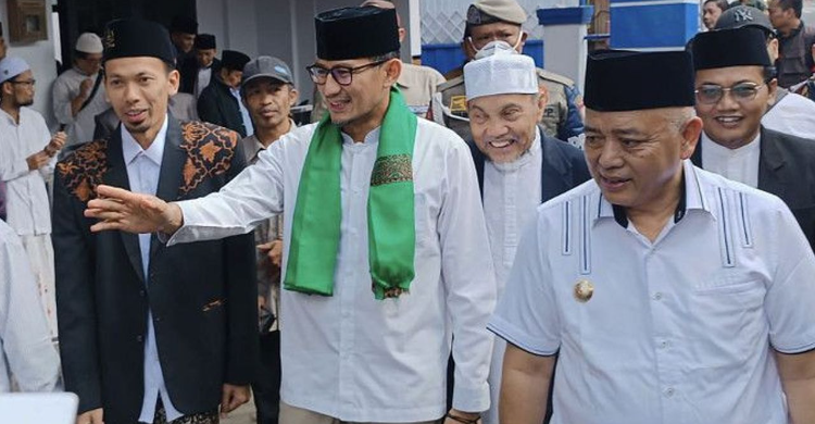 Sandiaga Cawapres Belum Tentu Mulus Sandiaga Uno saat berada di Ponpes Al Ittihad, Mapang. Foto : Ist