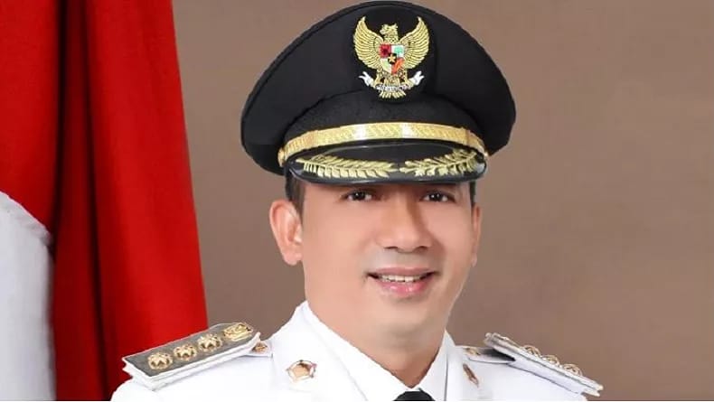 Sempat Sebut Pegawai Kemenkeu Iblis, Mau Gugat Jokowi, Hingga Ancam Gabung Malaysia Bupati Kepulauan Meranti Muhammad Adil. (Ist)
