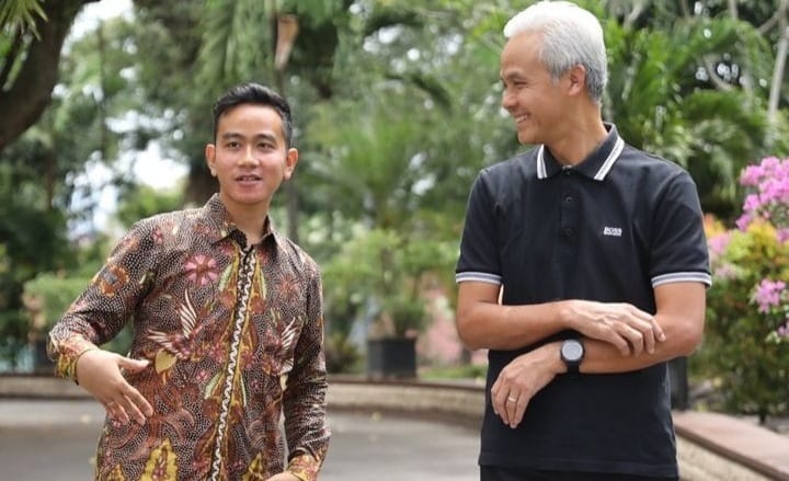 Senyum-Senyum Usai Ketemu Ganjar foto : IG