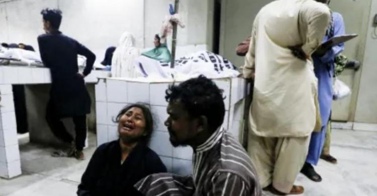 Tragis, 13 Warga Pakistan Tewas Saat Ngantre Makanan Sedekah Ramadan Suasana duka keluarga korban foto : Ist