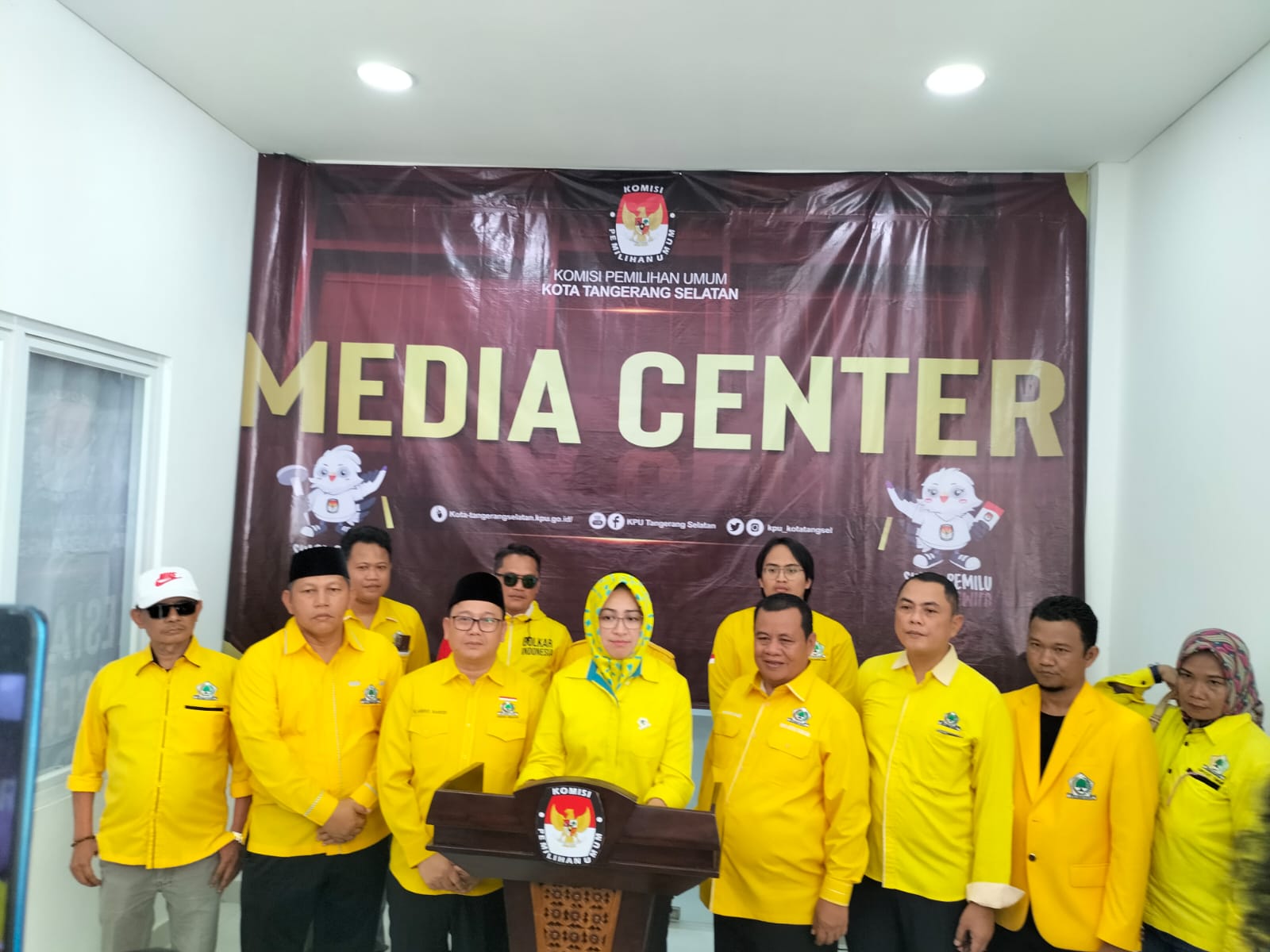 Airin Rachmi Diany Pimpin Pendaftaran Bacaleg Partai Golkar Tangsel Foto : Ist