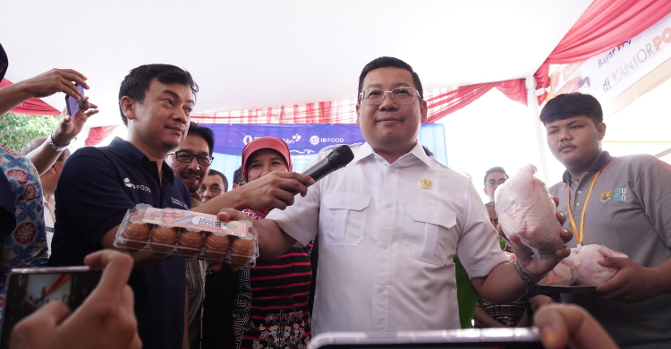 Bapanas Gelontorin 995 Ribu Paket Arief Prasetio Adi Kepala Bapanas pada acara di Bekasi. Foto : Ist