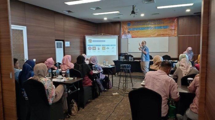 Benyamin: Produk UMKM Mau Laku? Harus Inovatif Pelaku UMKM di Kota Tangsel diharapkan mampu memanfaatkan perkembangan digitalisasi untuk meningkatkan perdagangan produknya.(dra)