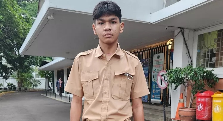 David Ozora Mulai Masuk Sekolah Usai Dirawat di Rumah Sakit David Ozora dengan seragam sekolah. Foto : Ist