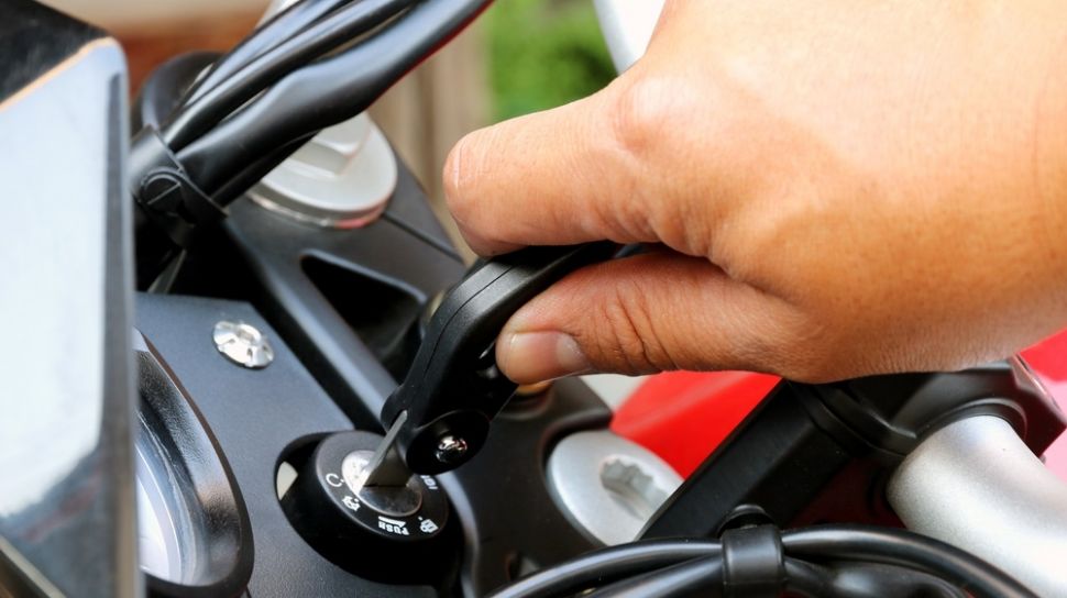 Diduga Balap Liar, Polisi Amankan Satu Pengendara di Lampu Merah Bintaro Ikustrasi