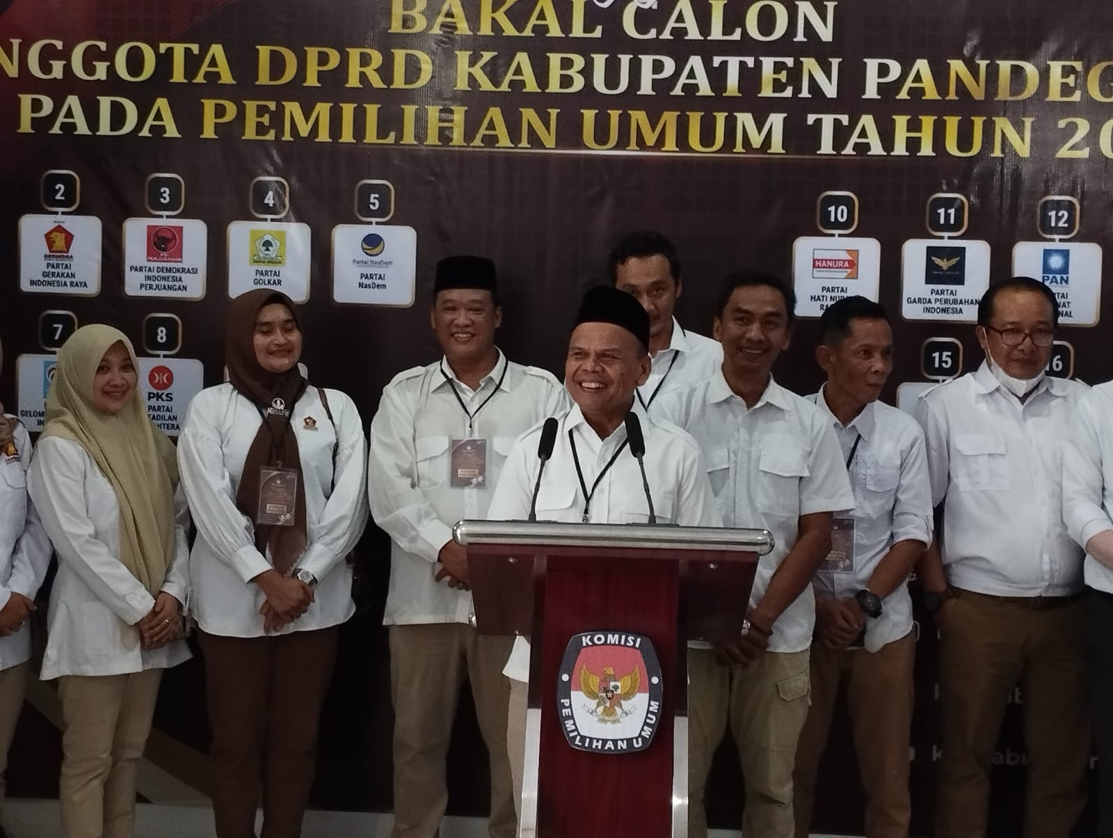 Gerindra Pandeglang Targetkan 12 Kursi Konferensi pers DPC Partai Gerindra di Kantor KPU setempat, Sabtu (13/5/2023).(Istimewa)