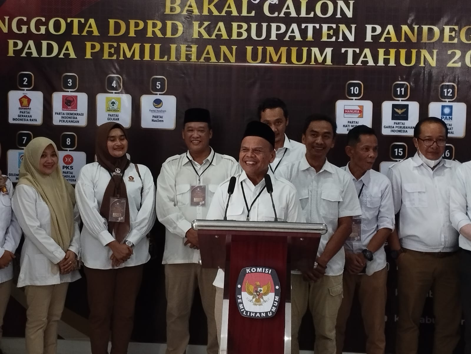 Konferensi pers DPC Partai Gerindra di Kantor KPU setempat, Sabtu (13/5/2023).(Istimewa)