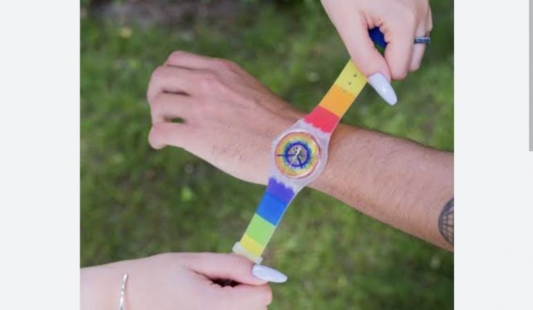 Identik Bendera LGBT, Kemendagri Malaysia Sita Jam Tangan Swatch Foto : Ist