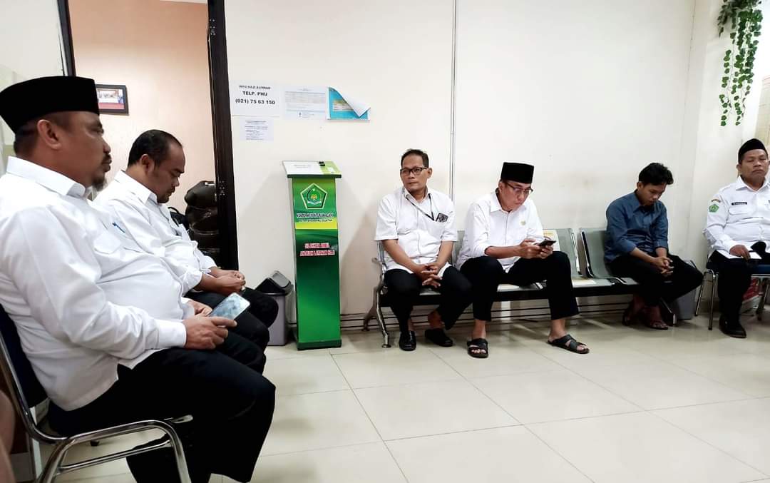 Istri Wali Kota & Kepala Kemenag Jadi Petugas Haji Ist