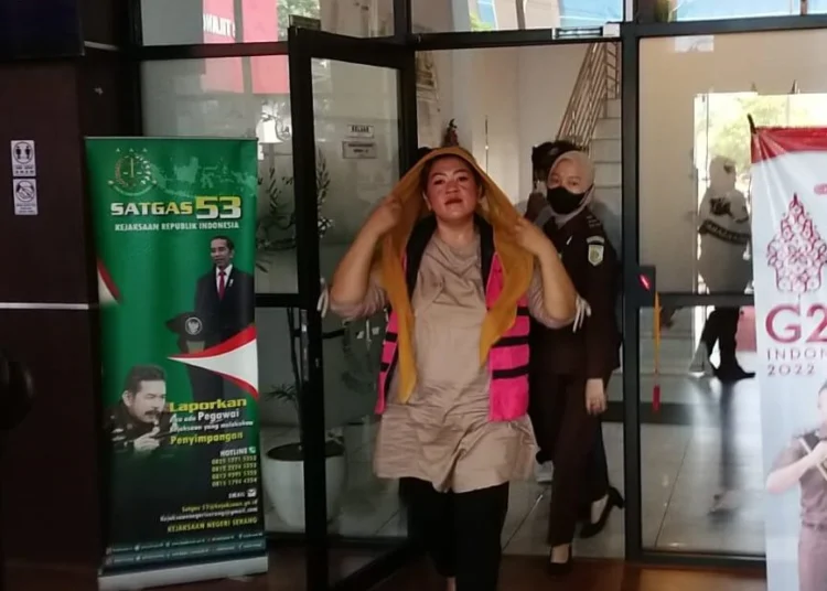 Korupsi Dana Desa, Kades Katulisan Kecamatan Cikeusal Jadi Tersangka Kades Erpin Kuswati Kades Katulisan. Foto : Ist
