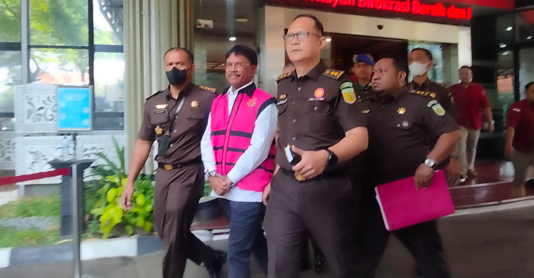 Menkominfo Johnny G Plate Ditahan Kejagung, Jadi Tersangka Korupsi BTS Foto : Ist
