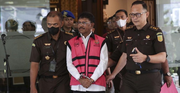 Menkominfo Kosong, Parpol Koalisi Pada Ngiler Menkominfo Johnny G Plate tersangka kasus proyek BTS. Foto : Ist