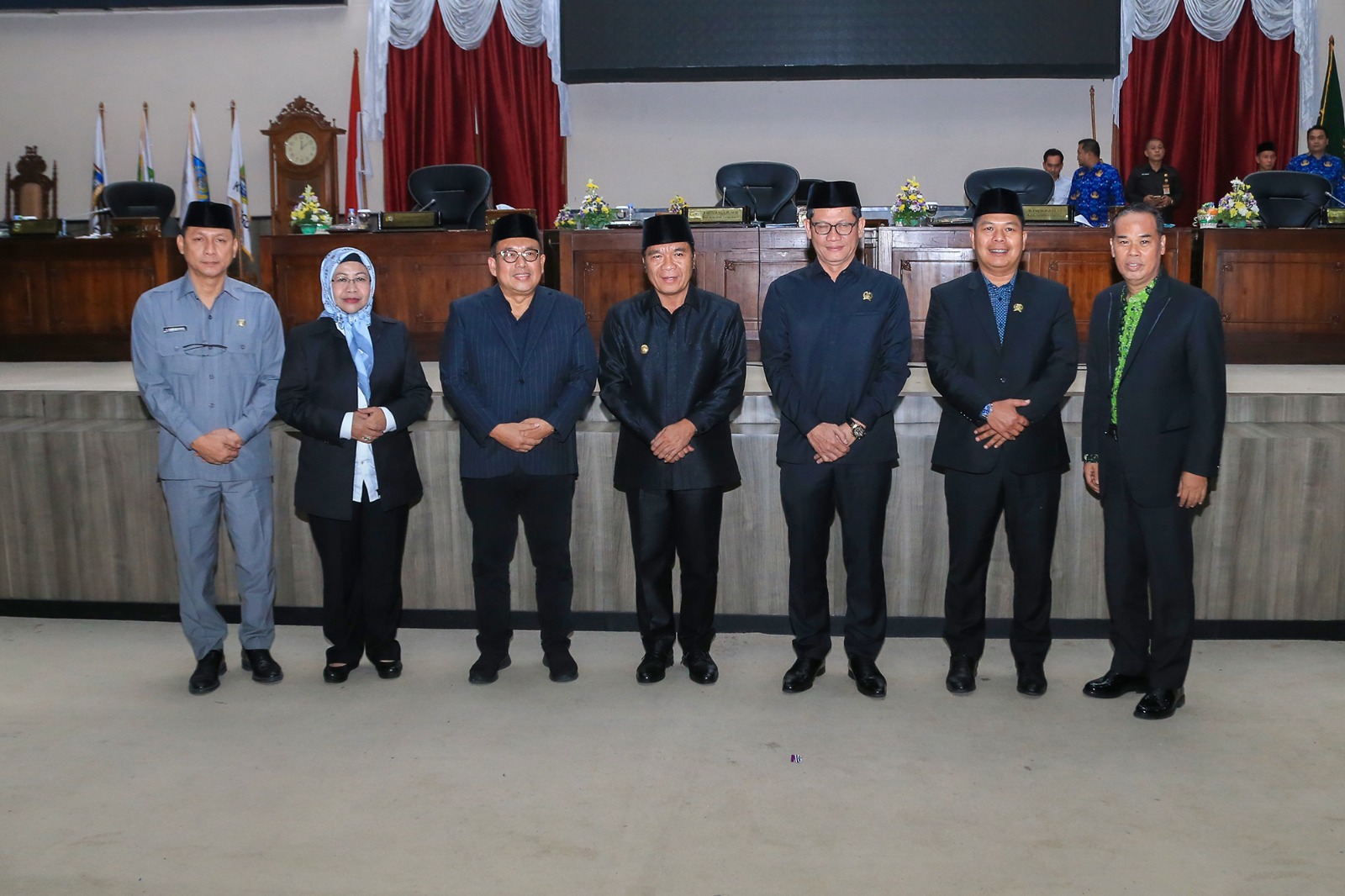 Pendapat Pj Gubernur Banten Al Muktabar Terkait Raperda Tentang Pajak dan Retribusi Daerah Foto : Humas Pemprov