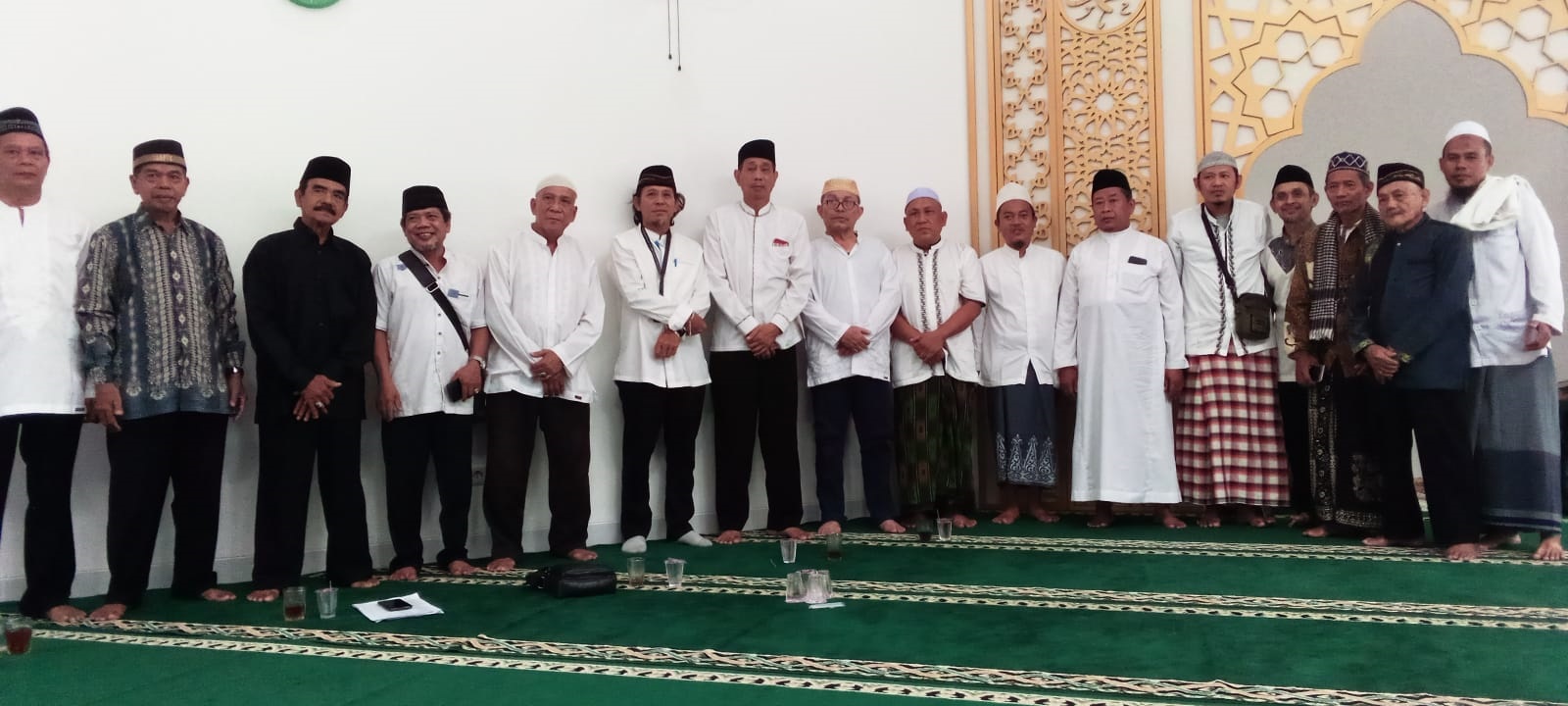 Penutupan pengajian makam yang digelar selama tiga hari tiga malam. Pengajian makan, rutin dilakukan setelah Idul Fitri. (din)