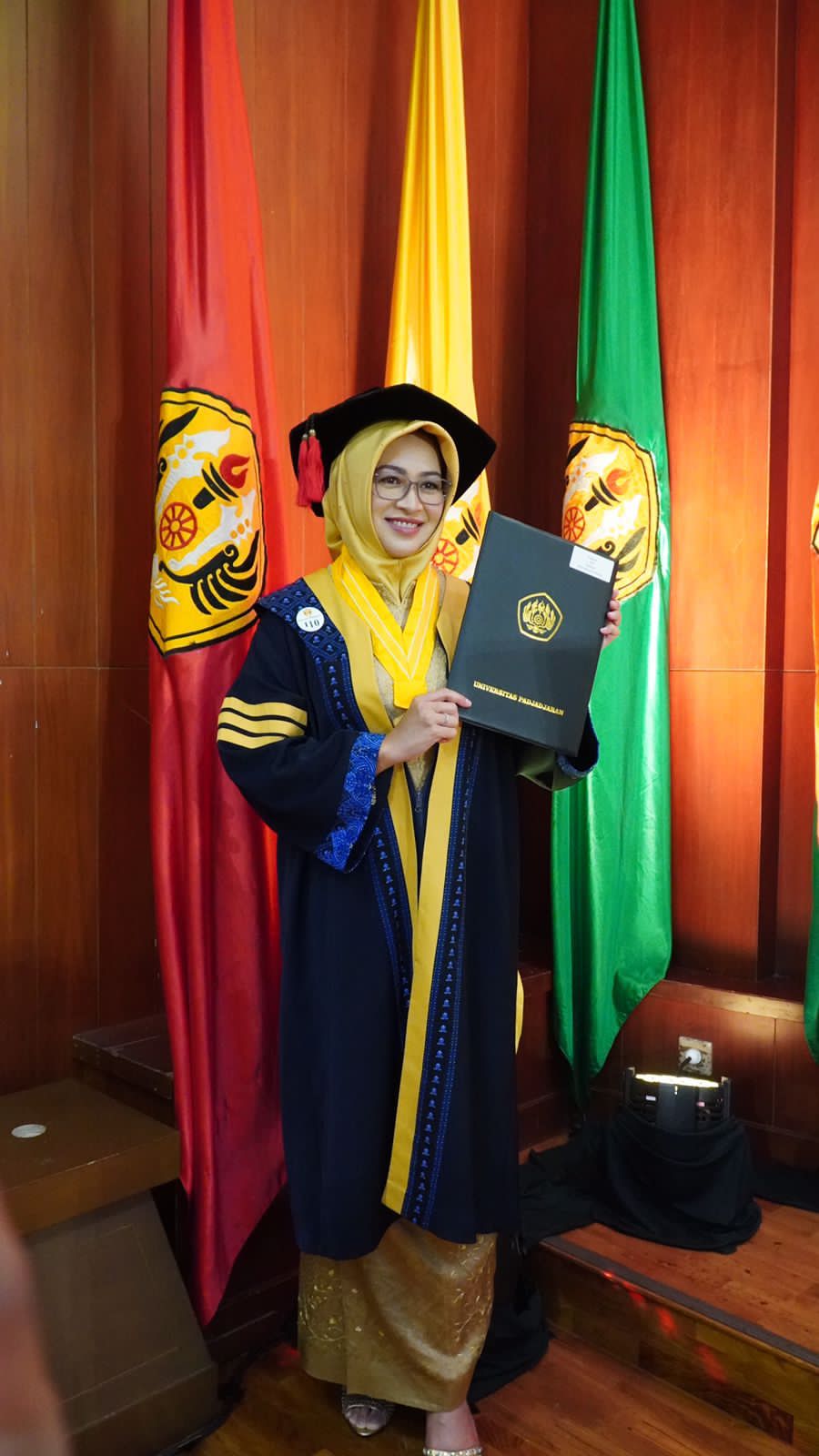 Airin Rachmi Diany saat wisuda S3 di Unpad. Foto : Ist