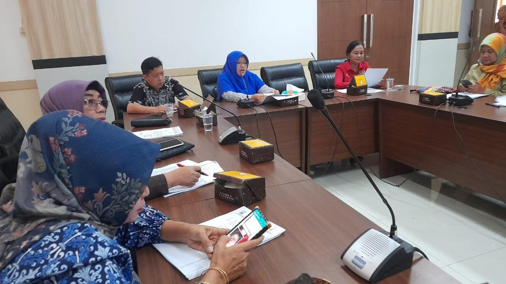 Panitia Khusus (Pansus) Rancangan Peraturan Daerah (Raperda)  Perubahan Perda Nomor 5 Tahun 2015 menggelar rapat finalisasi di Gedung DPRD Kota Tangsel, Senin (29/5).(dra)