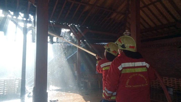 Rumah Makan Jasunda di BSD Kebakaran, 1 Karyawan Terluka Foto : Ist