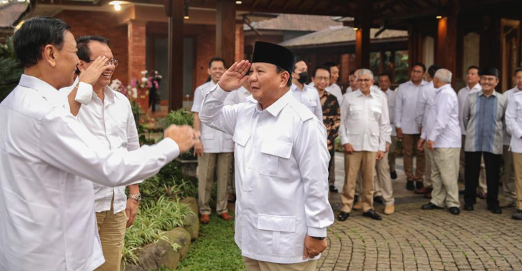 Sambut Kedatangan Wiranto Di Hambalang, Prabowo Kasih Salam Hormat Foto : Ist