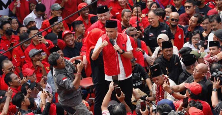 Survei SRMC Head to Head : Elektabilitas Ganjar 46,4 Persen, Prabowo 38,8 Persen Foto : Ist