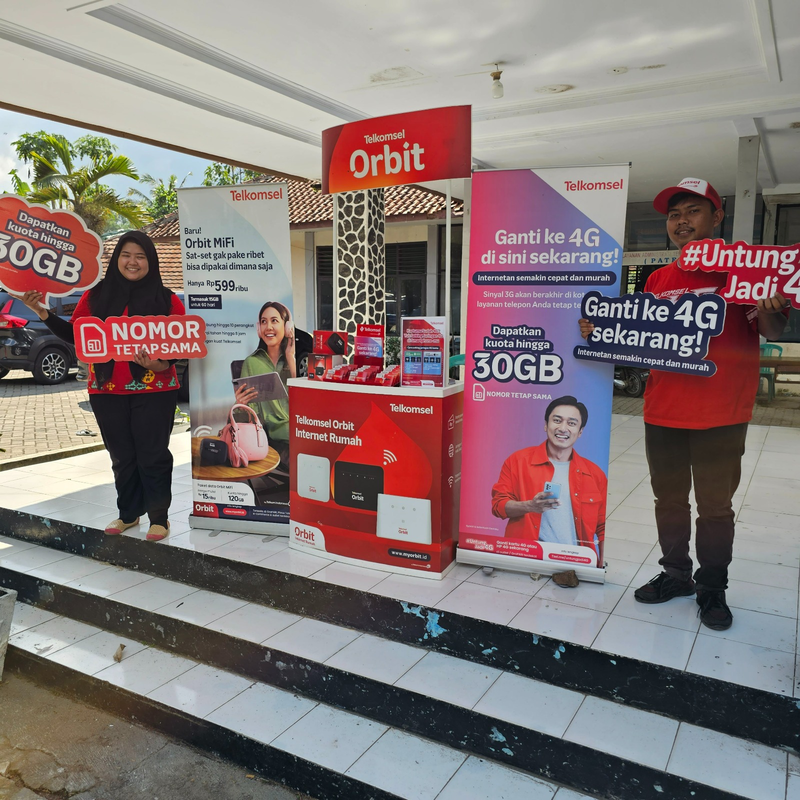 Telkomsel Rampungkan Pemerataan Layanan 4G/LTE di Wilayah Banten Telkomsel memasuki tahap terakhir proses peningkatan (upgrade) layanan jaringan dari 3G ke 4G/LTE di Kota Tangerang, Kota Cilegon, Kota Serang, Kabupaten Tangerang, Kabupaten Lebak, Kabupaten Pandeglang, dan Kabupaten Serang, Mei 2023.