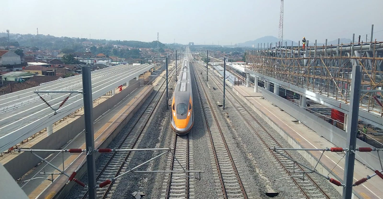 Tes Hari Kedua Kereta Cepat Jakarta-Bandung Berjalan Mulus Foto : Ist