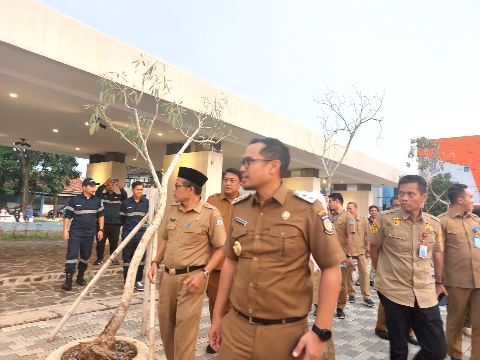 Tinjau Alun-alun Pamulang, Pilar Soroti Soal Penerangan dan Kebersihan Foto: Ist