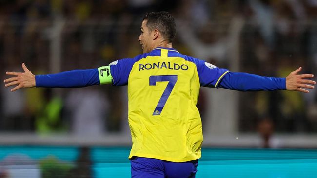 Akui Bahagia, Cristiano Ronaldo Bakal Menetap di Al Nassr Musim Depan Foto