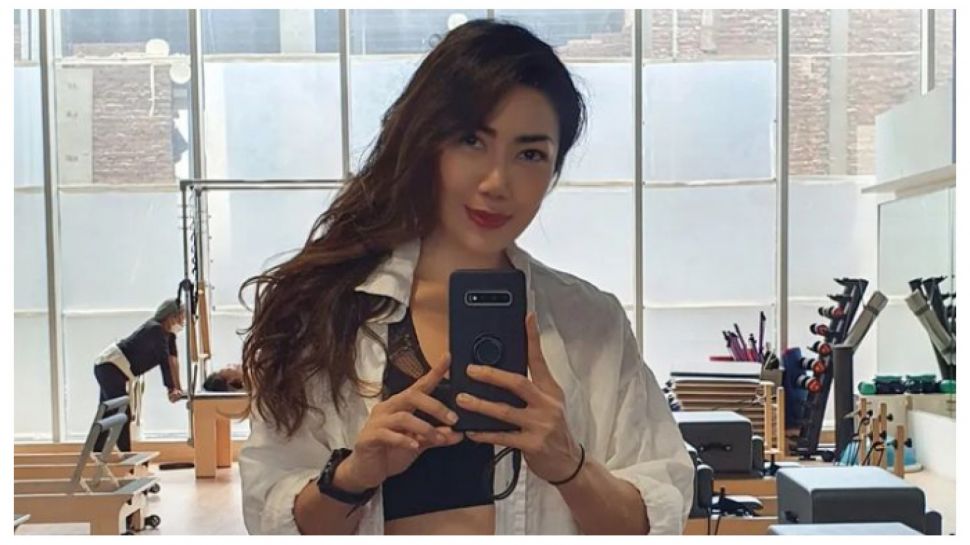Ari Wibowo Tegaskan Tak Pernah Larang Inge Anugrah untuk Bekerja Foto : Ist