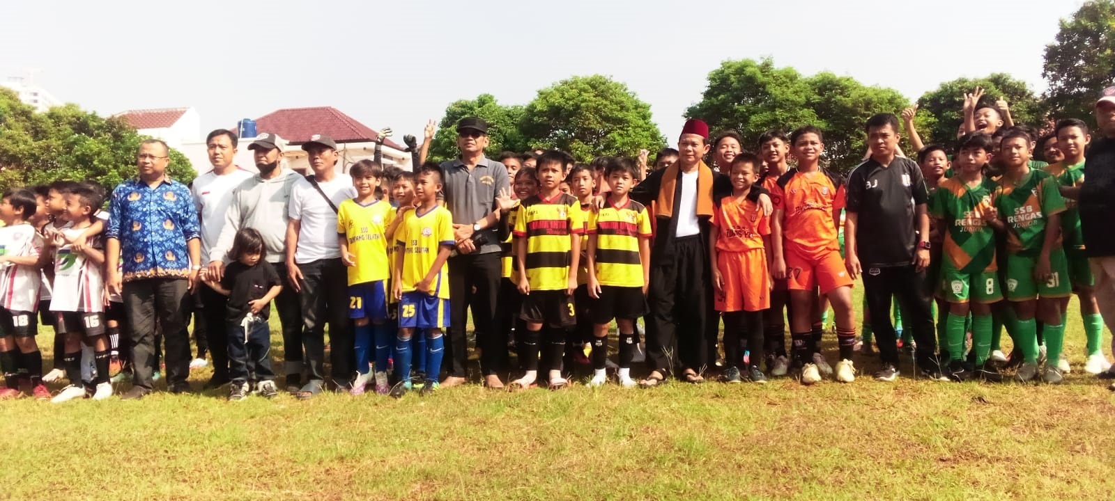 Rangkaian HUT Kecamatan Ciputat Timur menggelar serangkaian kompetisi mulai dari sepakbola hingga bulutangkis dan voli.