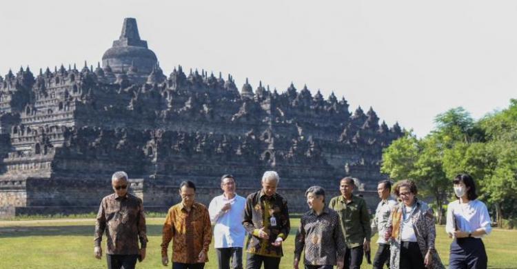 Dampingi Kaisar Hironomiya Naruhito Ke Borobudur Foto : Ist