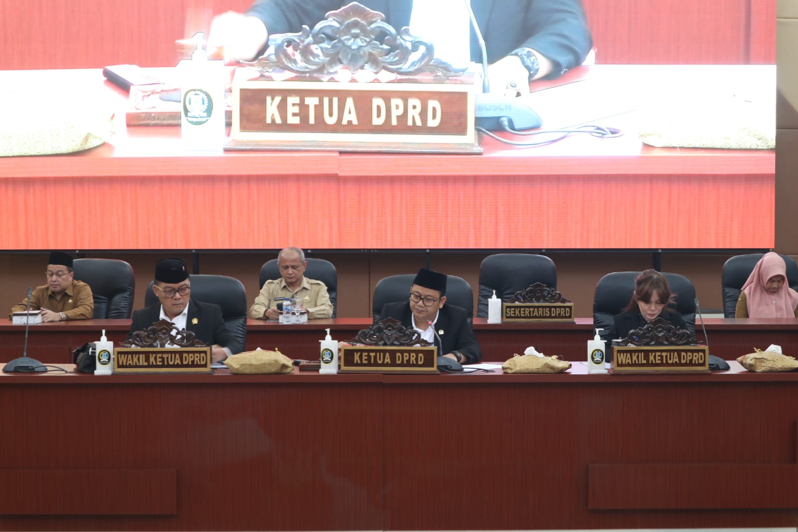 Dewan Tindaklanjuti Reses Di Masa Sidang III DPRD Kota Tangsel menggelar rapat siding paripurna pembukaan siding ke III di gedung DPRD Kota Tangsel, Setu, Selasa (6/6).(dra)