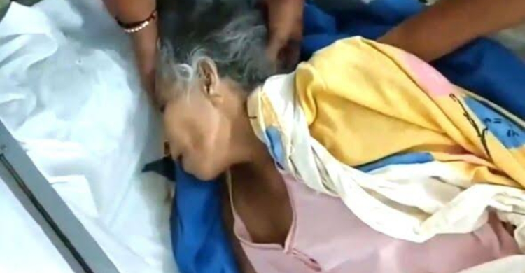Hidup Lagi, Nenek Gedor Peti Jenazah Foto : Reuter
