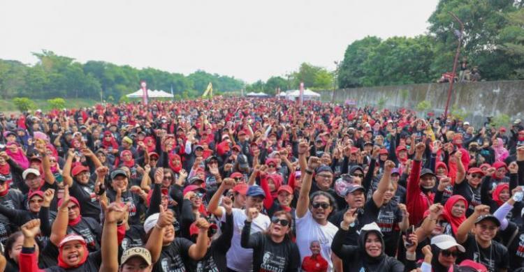 Konsolidasi Ganjar Presiden 2024 Senam ceria Ganjaran di Jebres, Solo. Foto : Ist