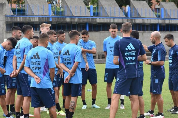 Lawan Timnas Garuda Skuad Argentina sesi latihan. Foto : Ist