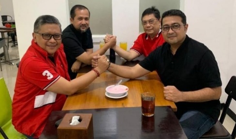 Mesra! Sekjen PDIP Dan Demokrat Ketemuan Di Rumah Makan Blok M, Ini Yang Dibahas Foto : Ist