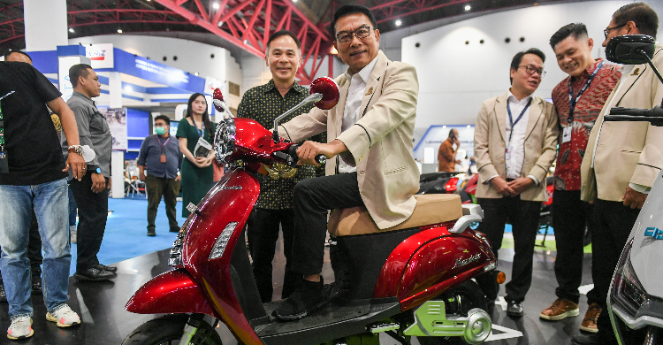Moeldoko Beberkan Manfaat Motor Listrik Foto : Ist