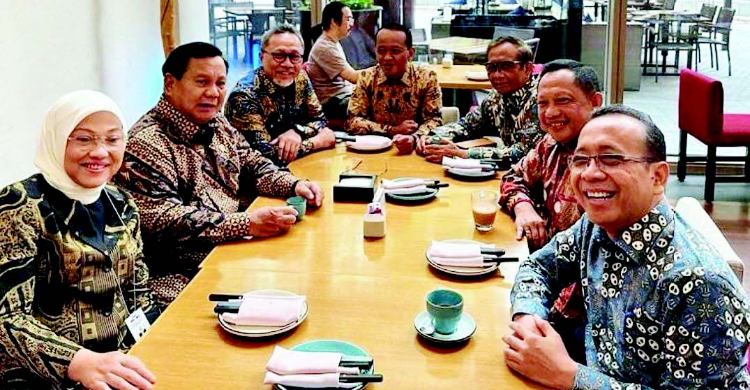 Nongkrong Di Restoran Malaysia Para Menteri yang ikut ngopi saat Presiden Jokowi ngopi bareng PM Malaysia Anwar Ibrahim. Foto : Ist